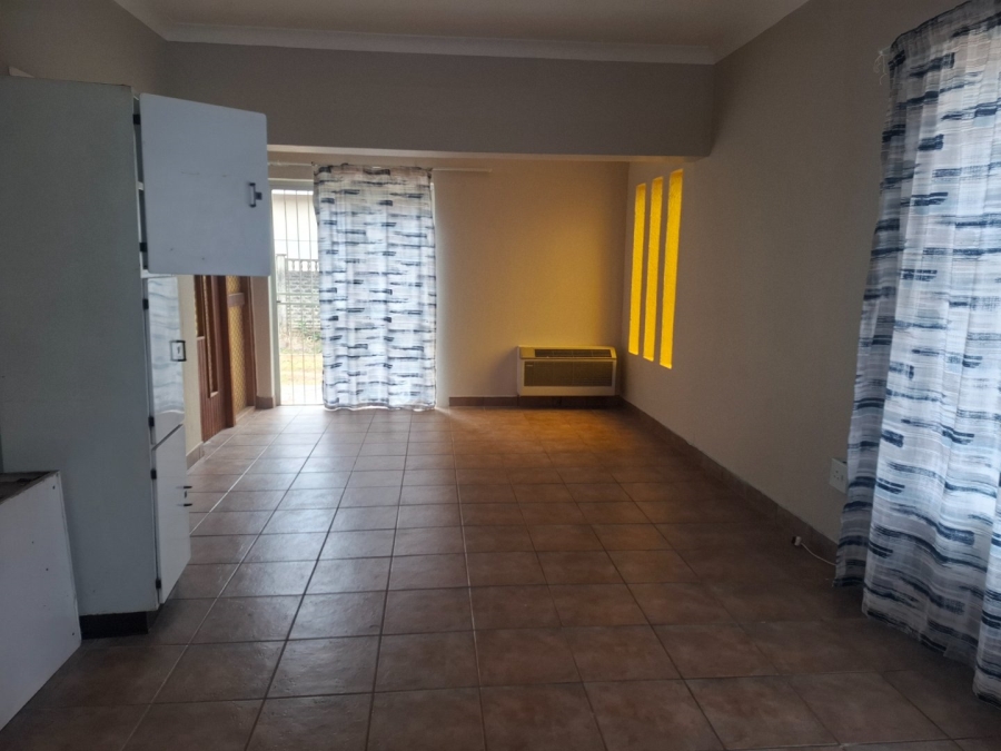 To Let 4 Bedroom Property for Rent in Presidentia Free State